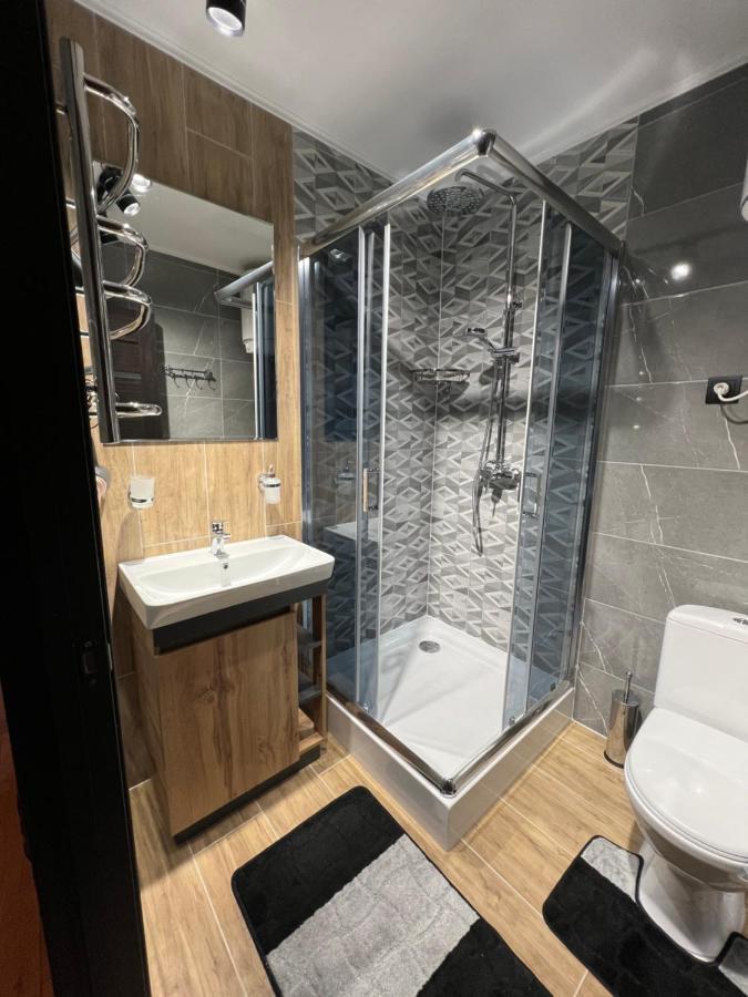 Апартаменти В Самому Центрі Львова В Проїзді Крива Липа Exteriör bild
